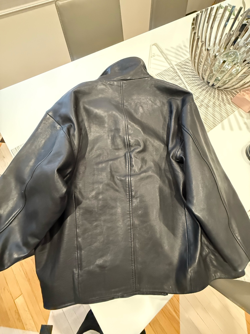 Leather jacket - Picture 3 of 7